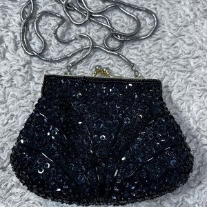 Vintage Accessory Lady Beaded Sequined Scalloped Change Purse with Kiss Clasp